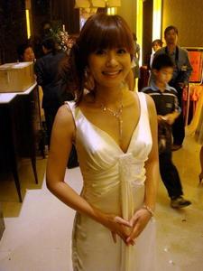  kaiser poker Warna pakaian wanita itulah yang menarik perhatian Mo Yu.